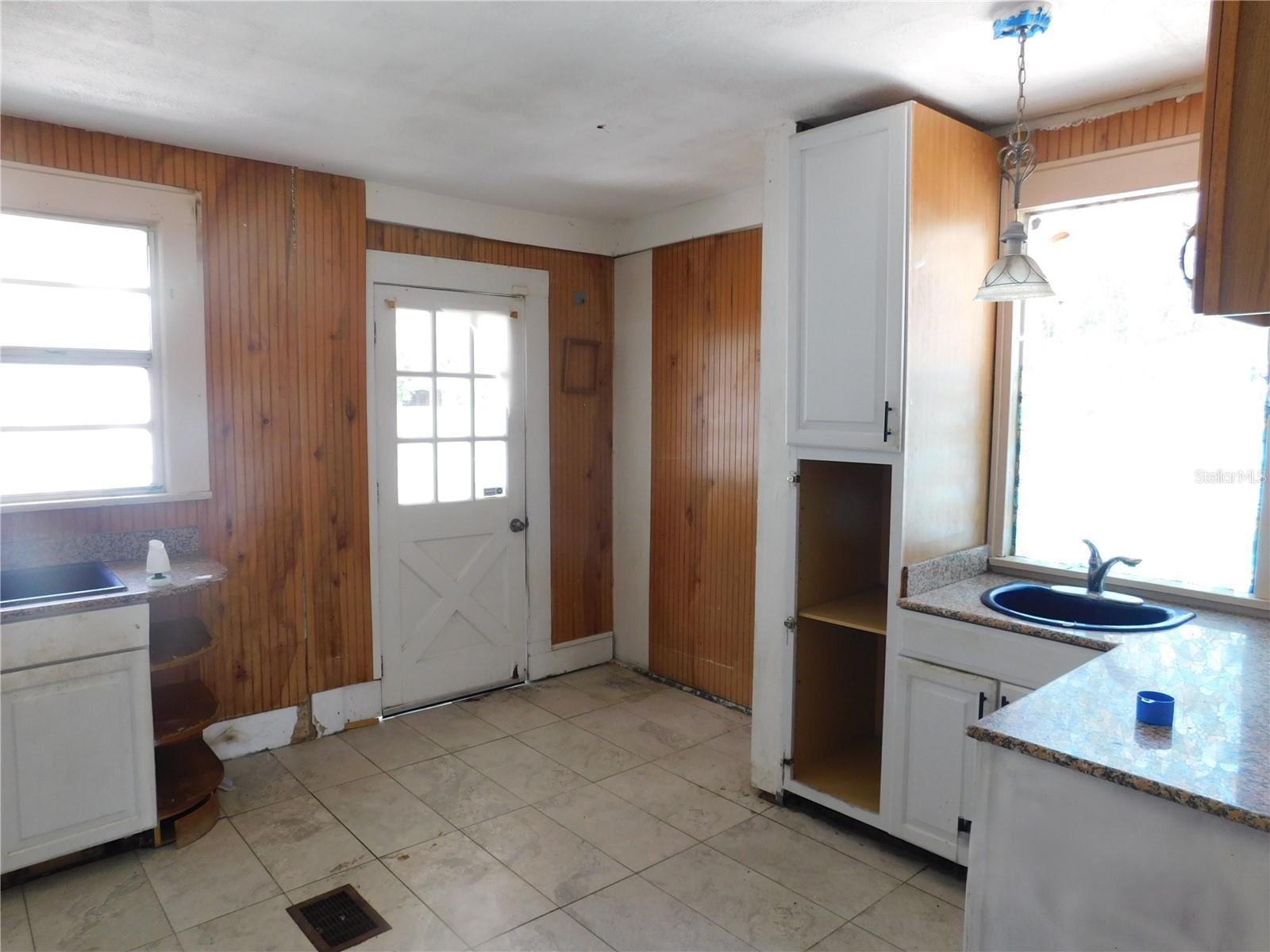 6400 12th, Zephyrhills, FL 33542