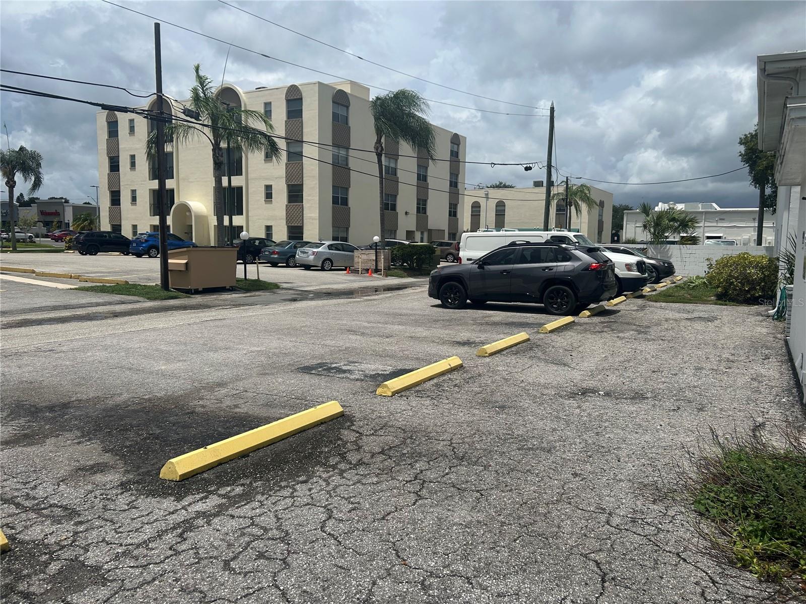 300 35th Unit F8, St Petersburg, FL 33704