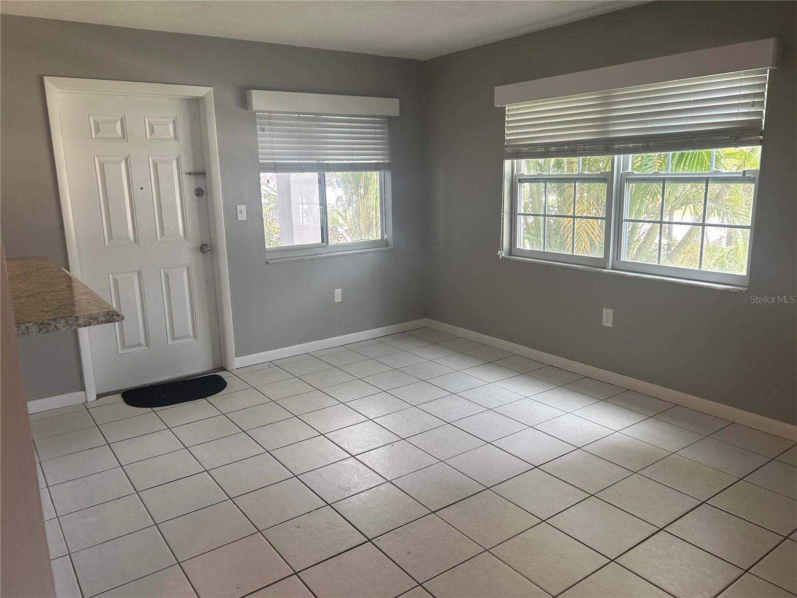 300 35th Unit F8, St Petersburg, FL 33704