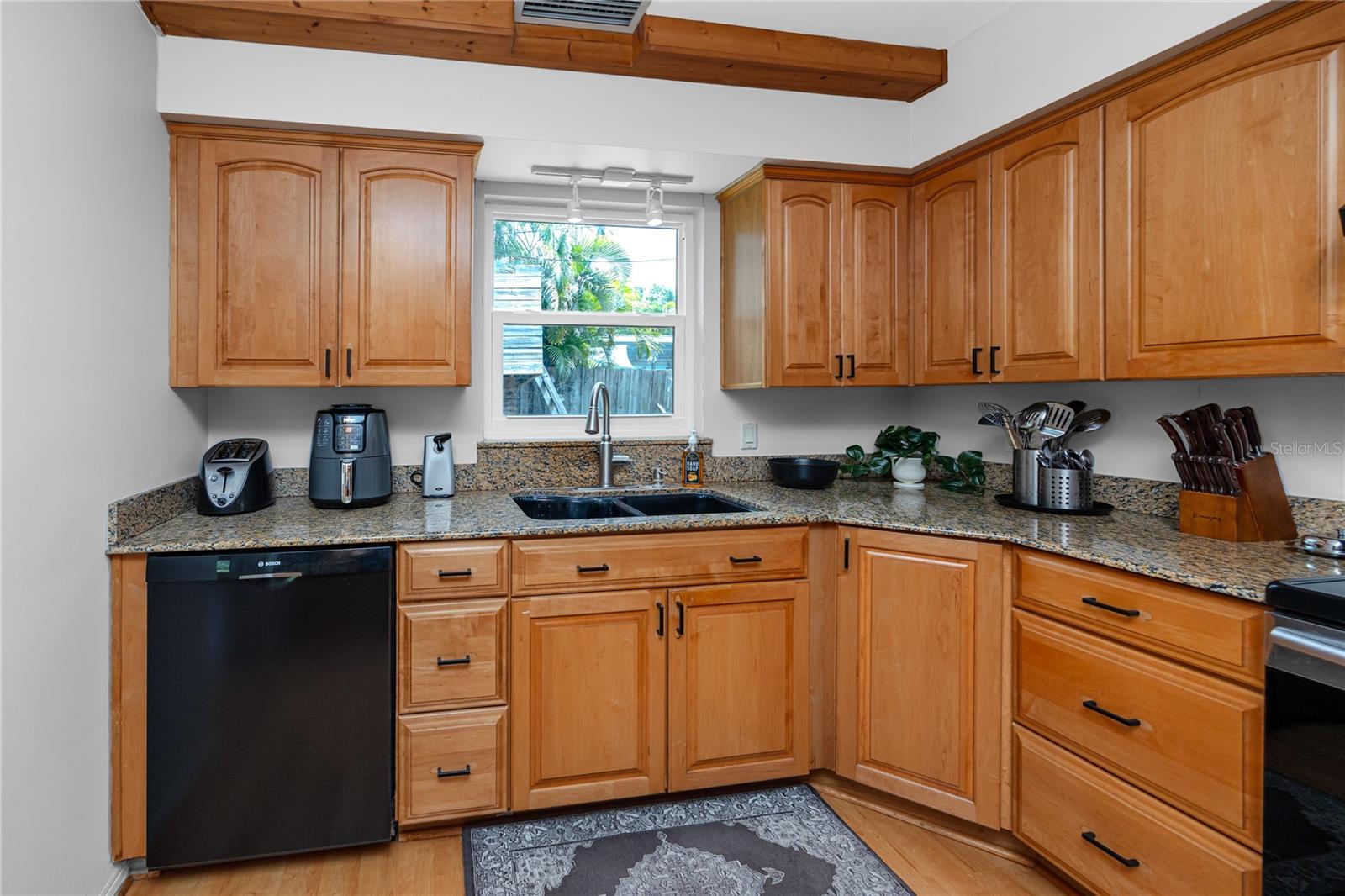 8161 22nd, St Petersburg, FL 33710