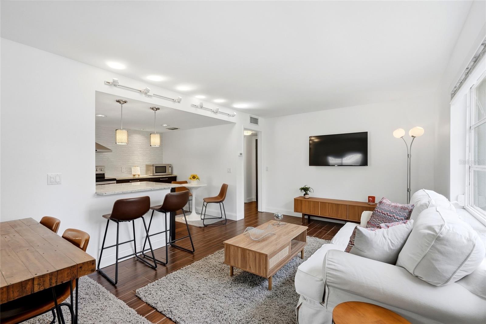 125 5th Unit 210, St Petersburg, FL 33701
