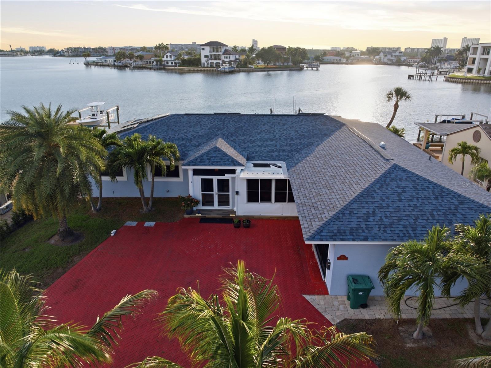 1818 Dolphin, St Petersburg, FL 33707