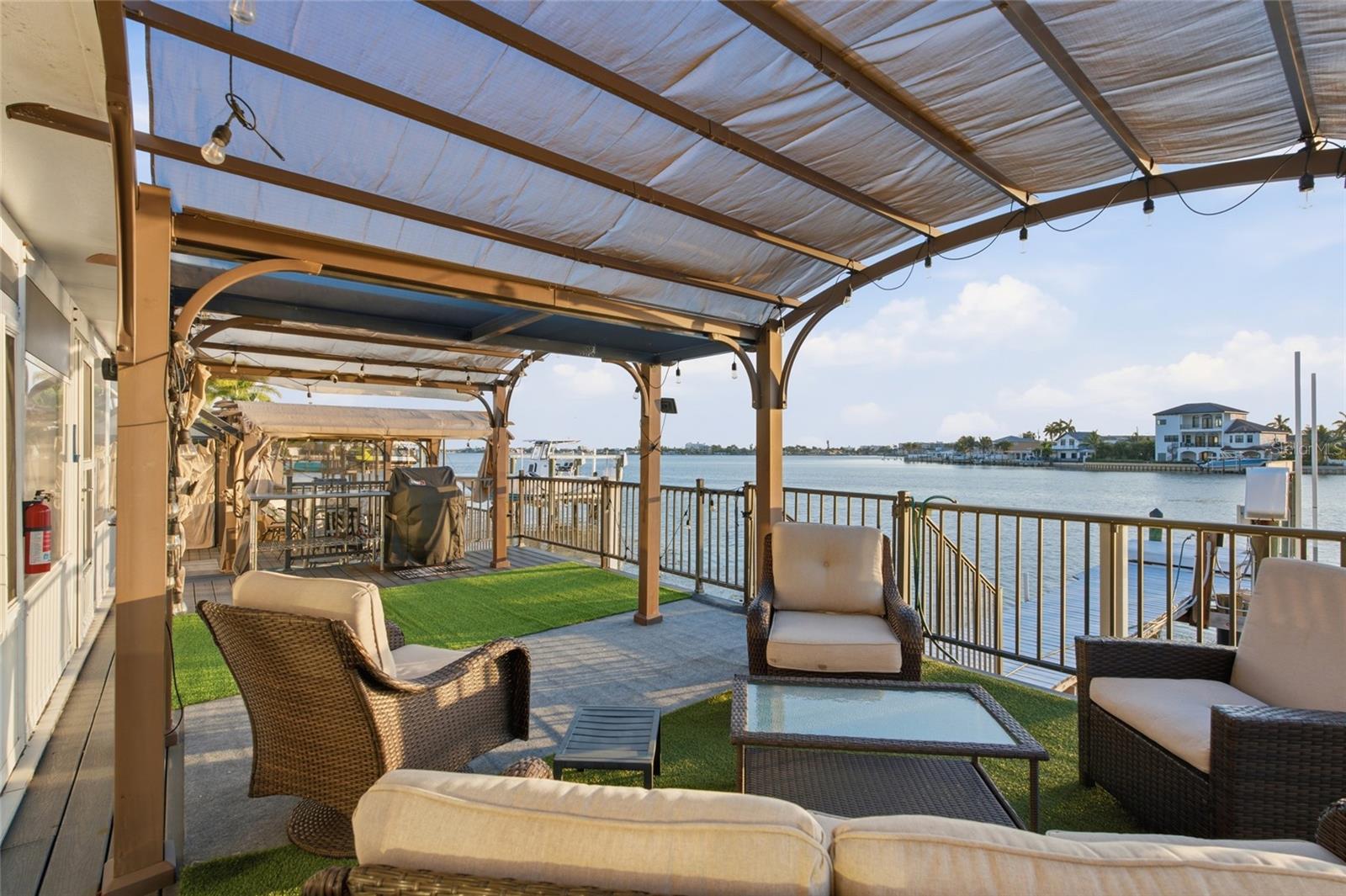 1818 Dolphin, St Petersburg, FL 33707