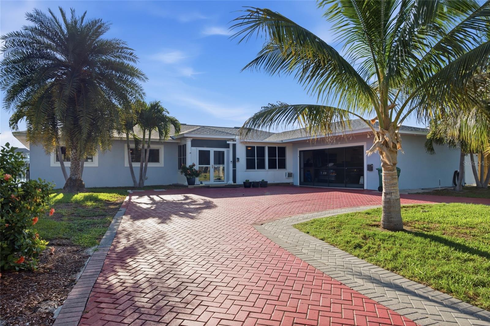 1818 Dolphin, St Petersburg, FL 33707