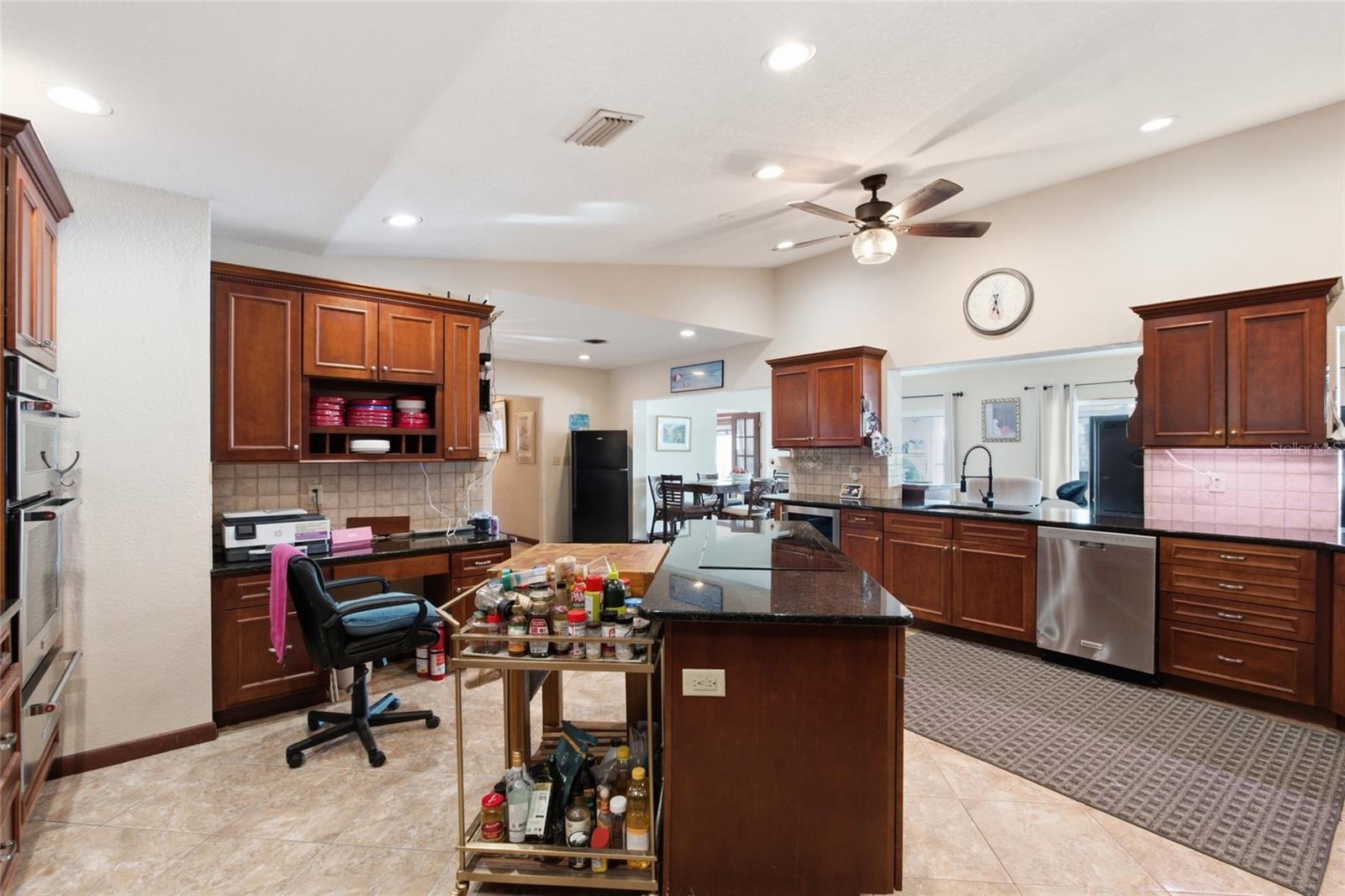 1818 Dolphin, St Petersburg, FL 33707