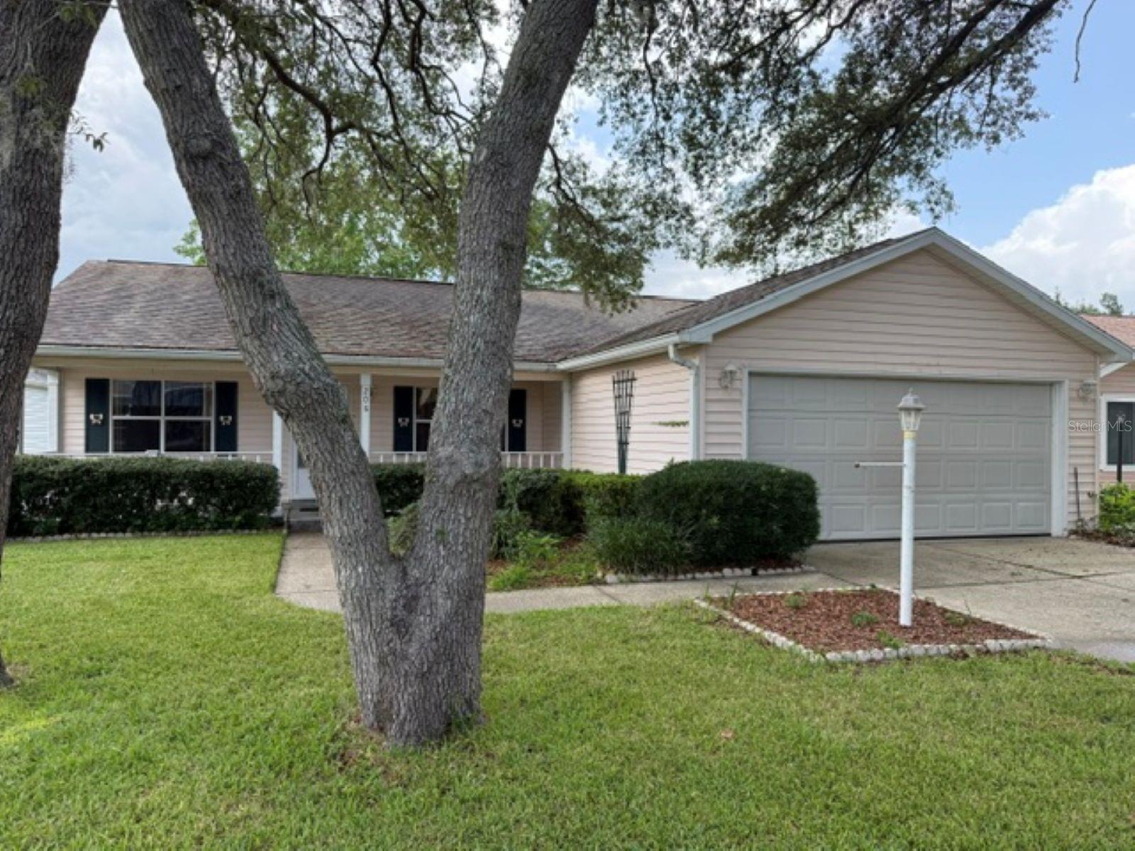 208 Aragon, Lady Lake, FL 32159