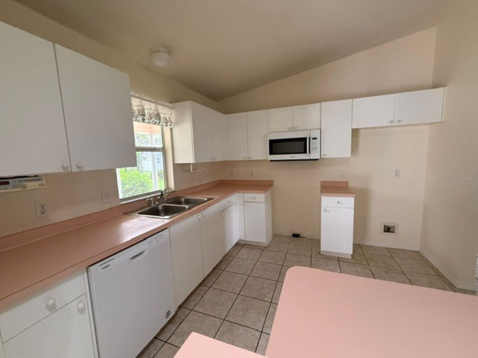 208 Aragon, Lady Lake, FL 32159