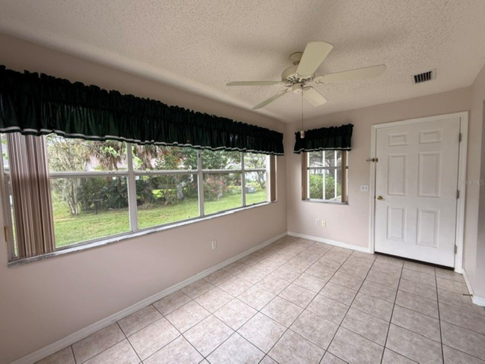 208 Aragon, Lady Lake, FL 32159