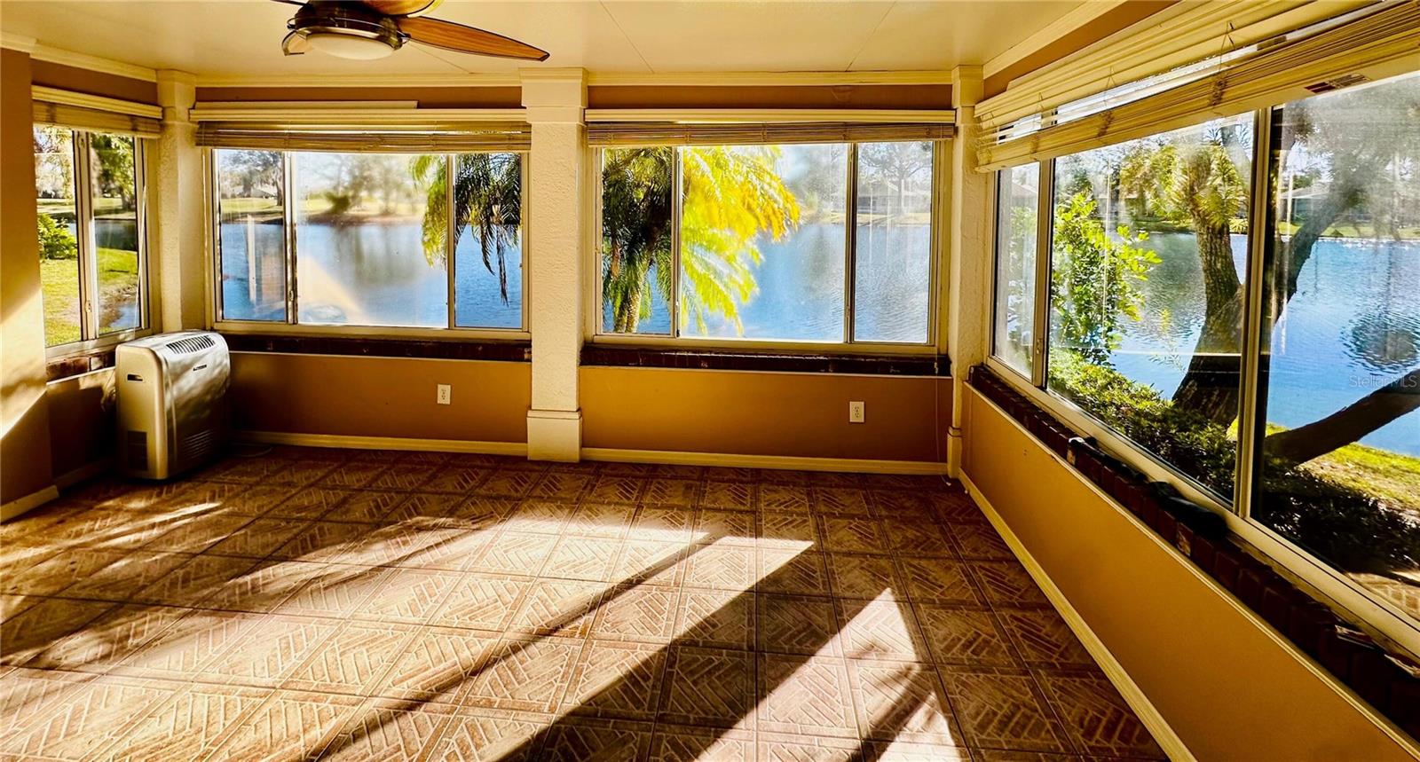 801 Silverthorn, Sun City Center, FL 33573