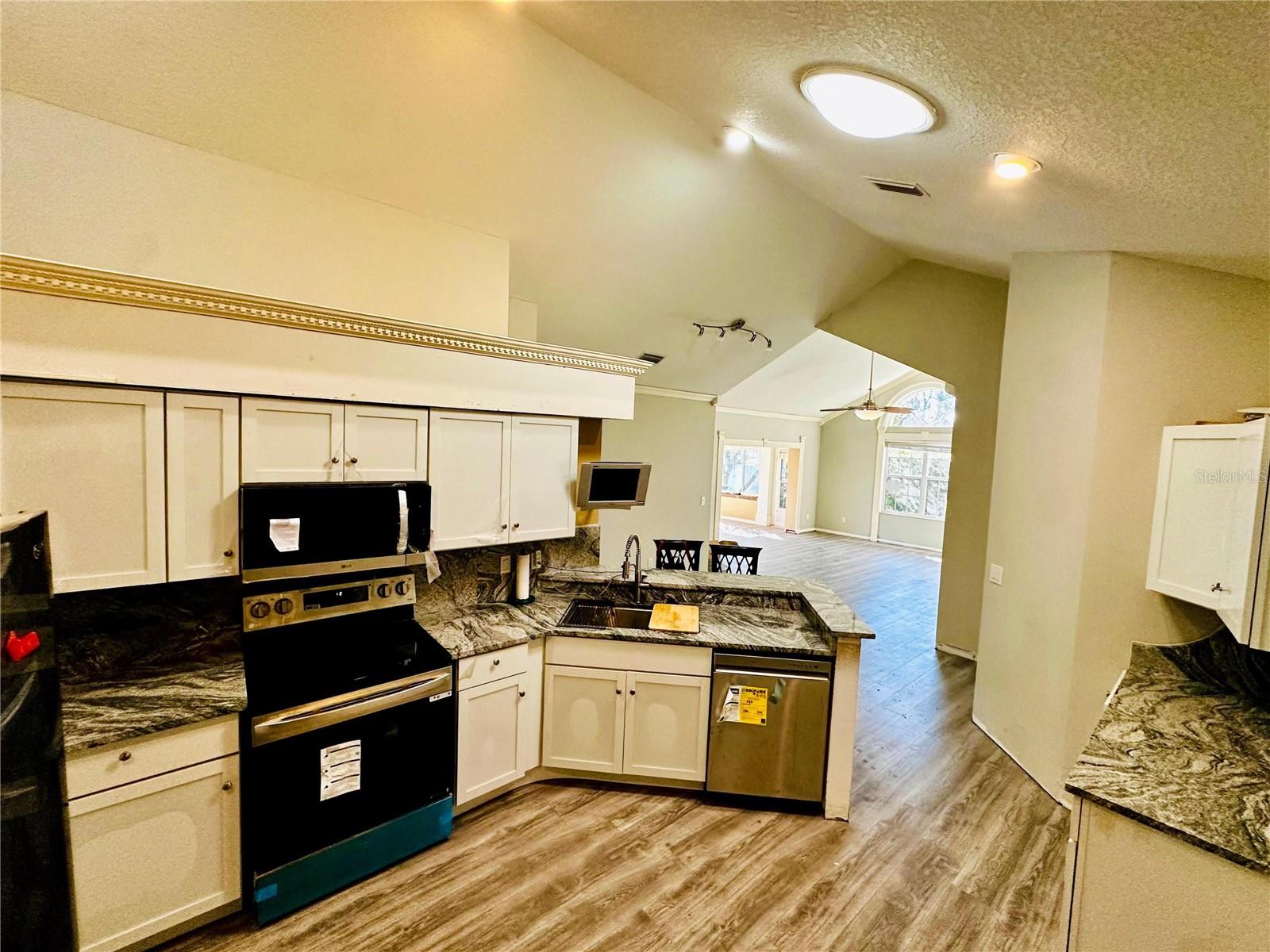 801 Silverthorn, Sun City Center, FL 33573