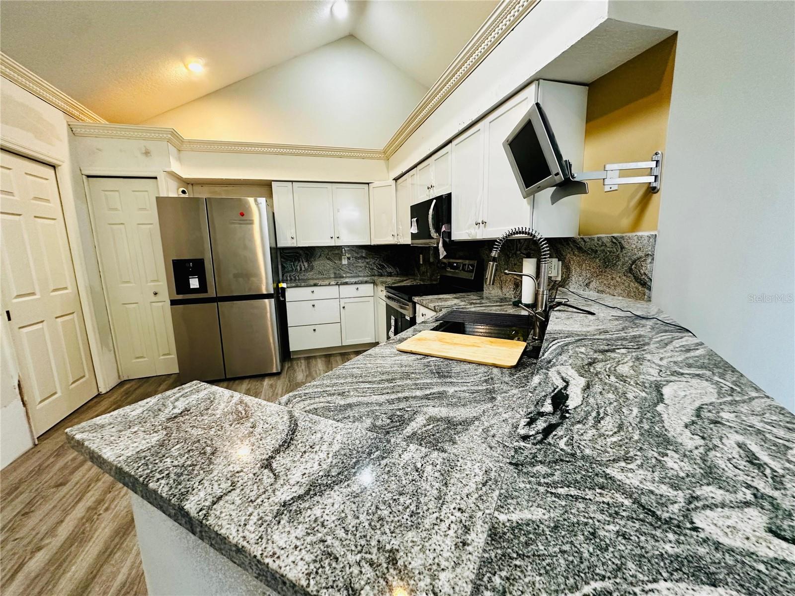 801 Silverthorn, Sun City Center, FL 33573