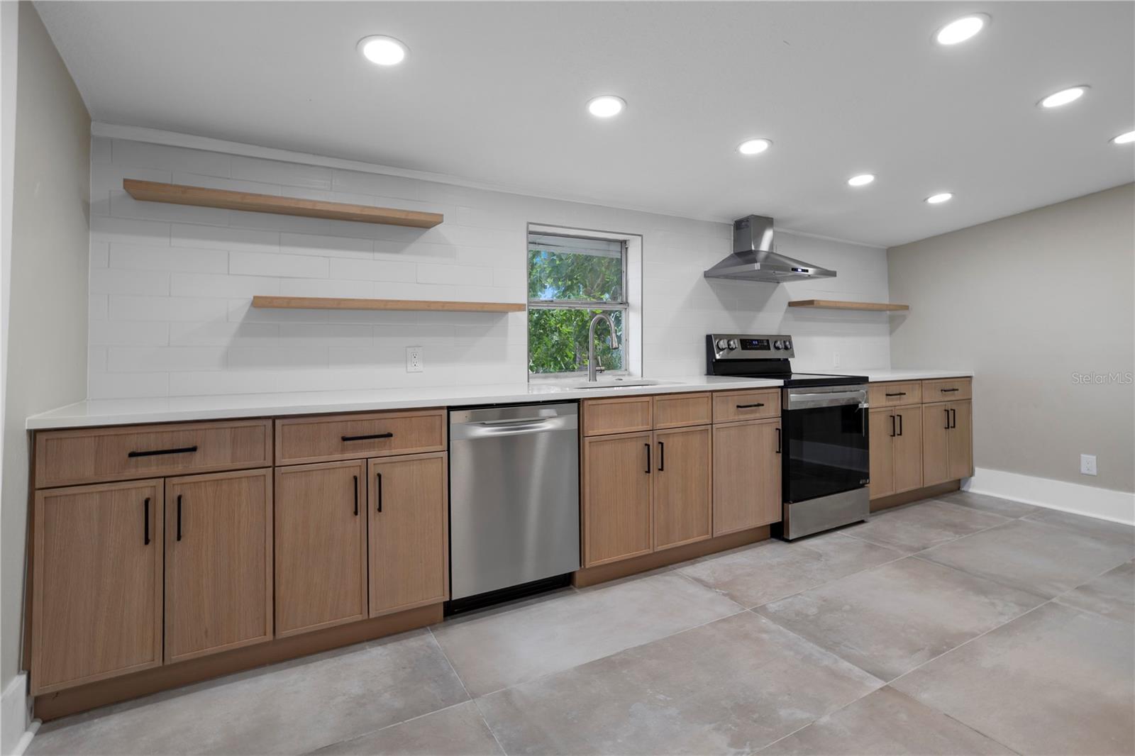 821 Lemon, Eustis, FL 32726