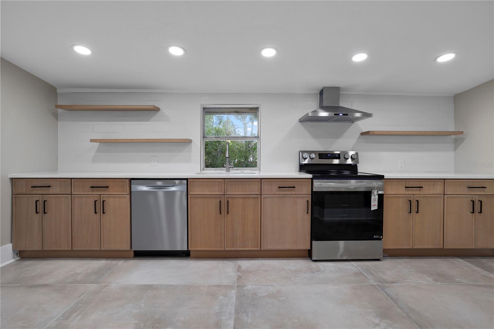 821 Lemon, Eustis, FL 32726