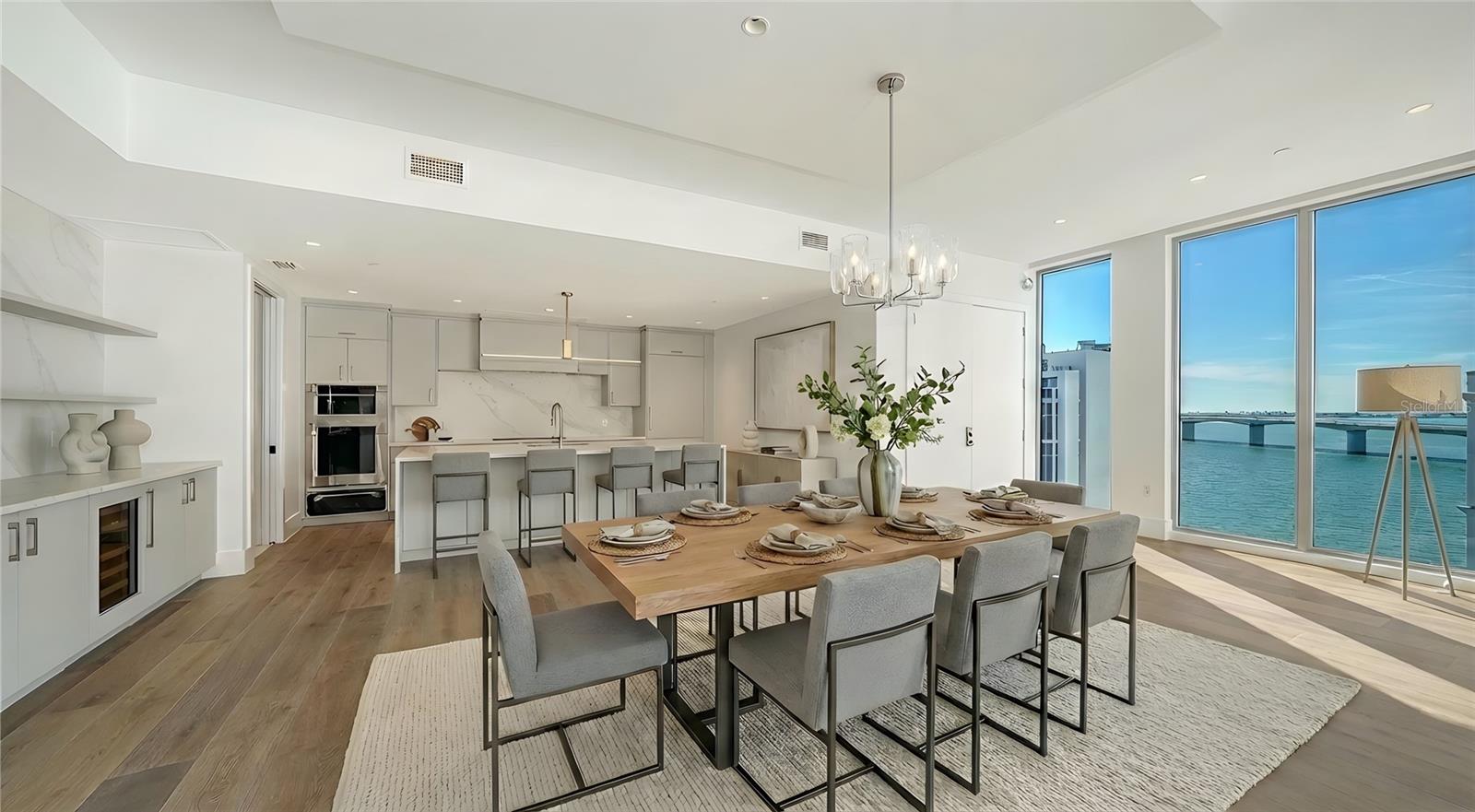 253 Golden Gate Unit 902, Sarasota, FL 34236