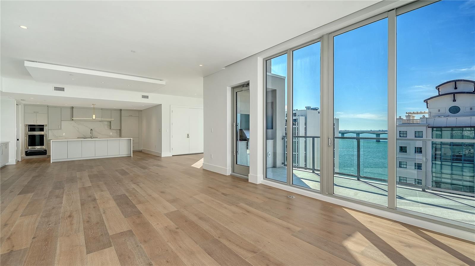 253 Golden Gate Unit 902, Sarasota, FL 34236