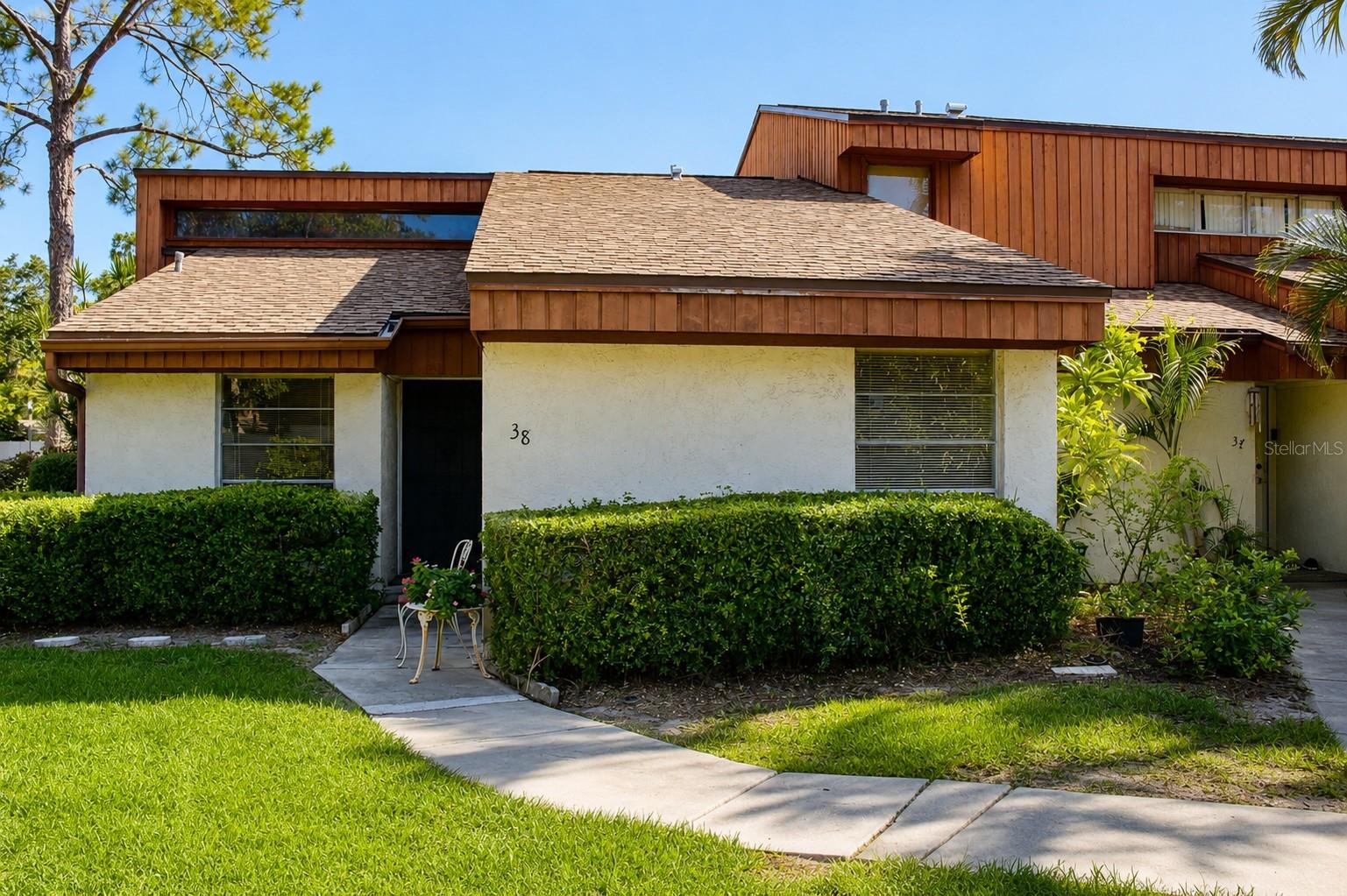 2054 Sunset Point Unit 38, Clearwater, FL 33765