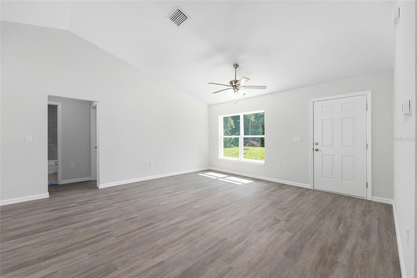 202 Fisher, Ocklawaha, FL 32179