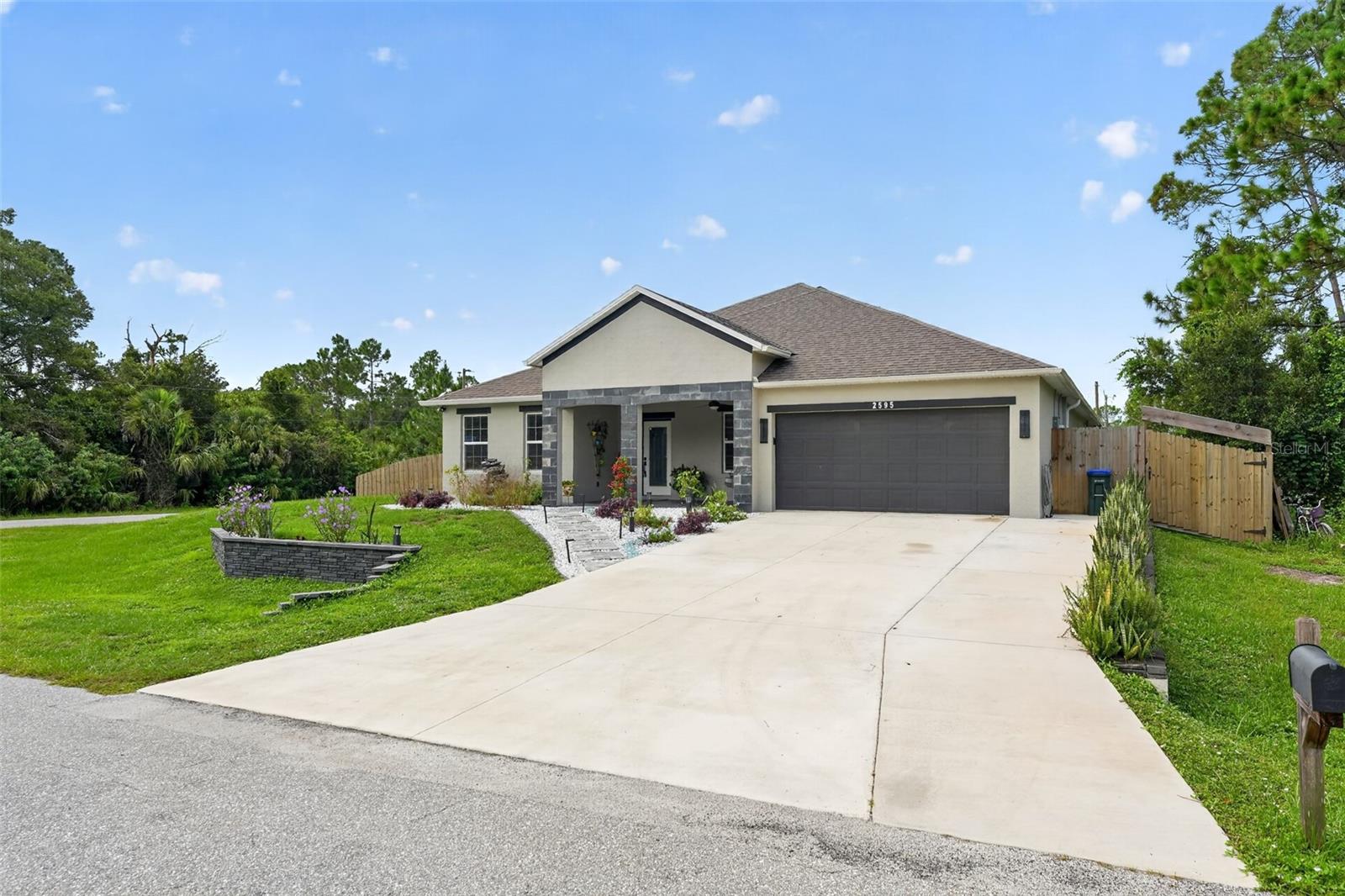 2595 Hagoplan, North Port, FL 34288