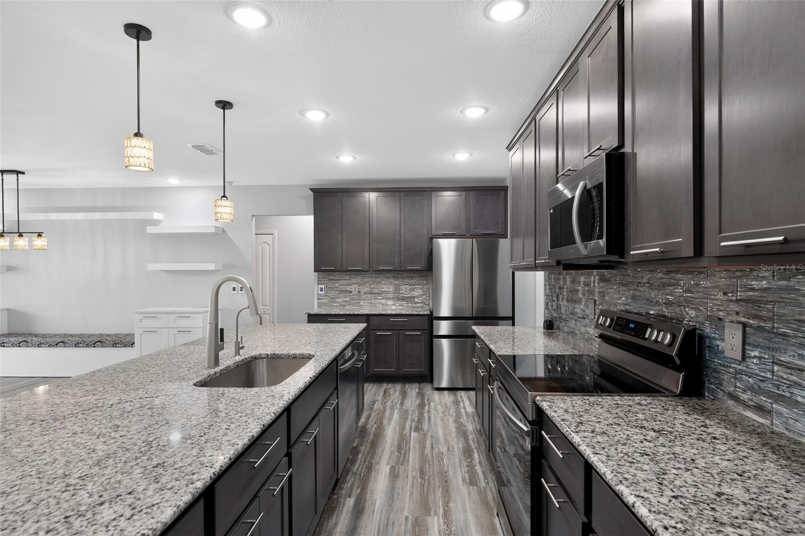 2595 Hagoplan, North Port, FL 34288