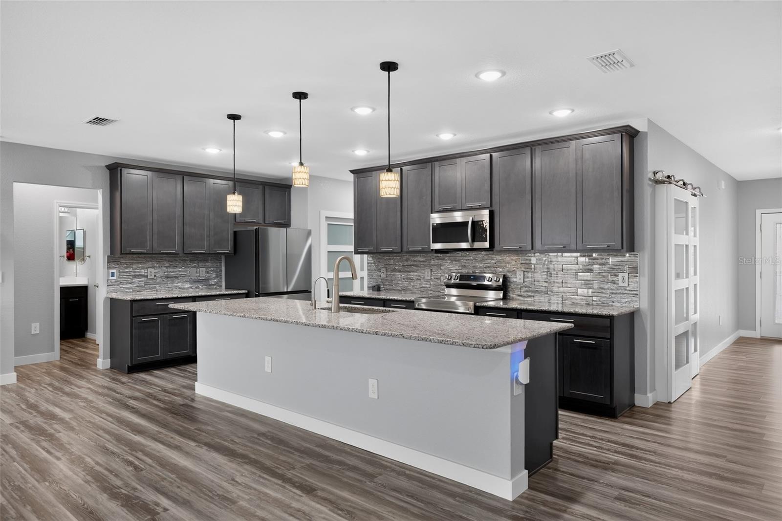 2595 Hagoplan, North Port, FL 34288