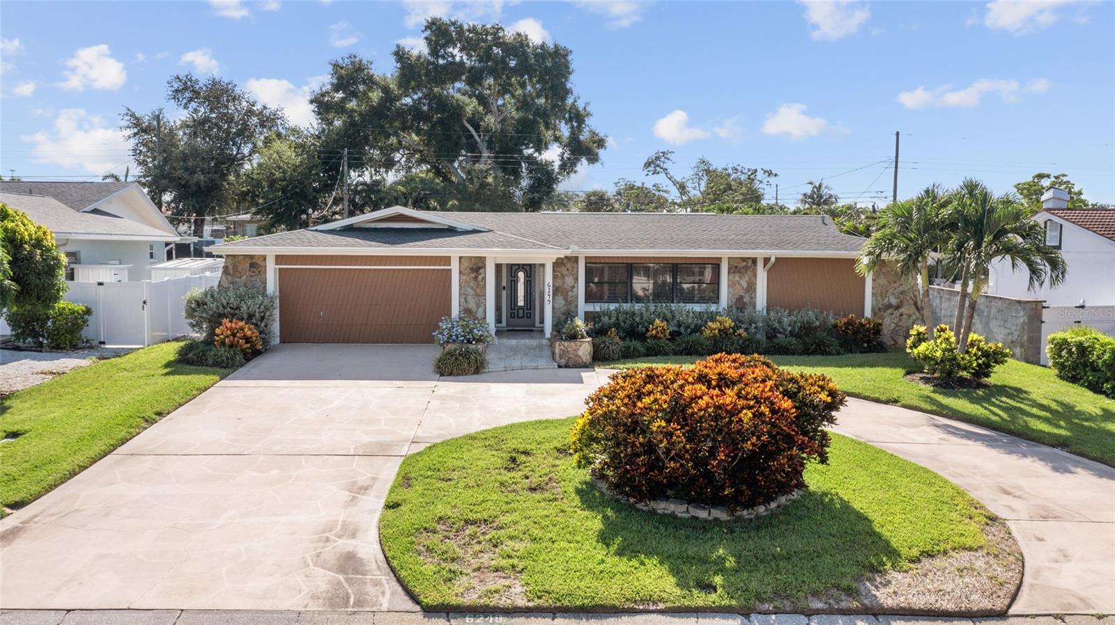 6249 Hillside, Seminole, FL 33772