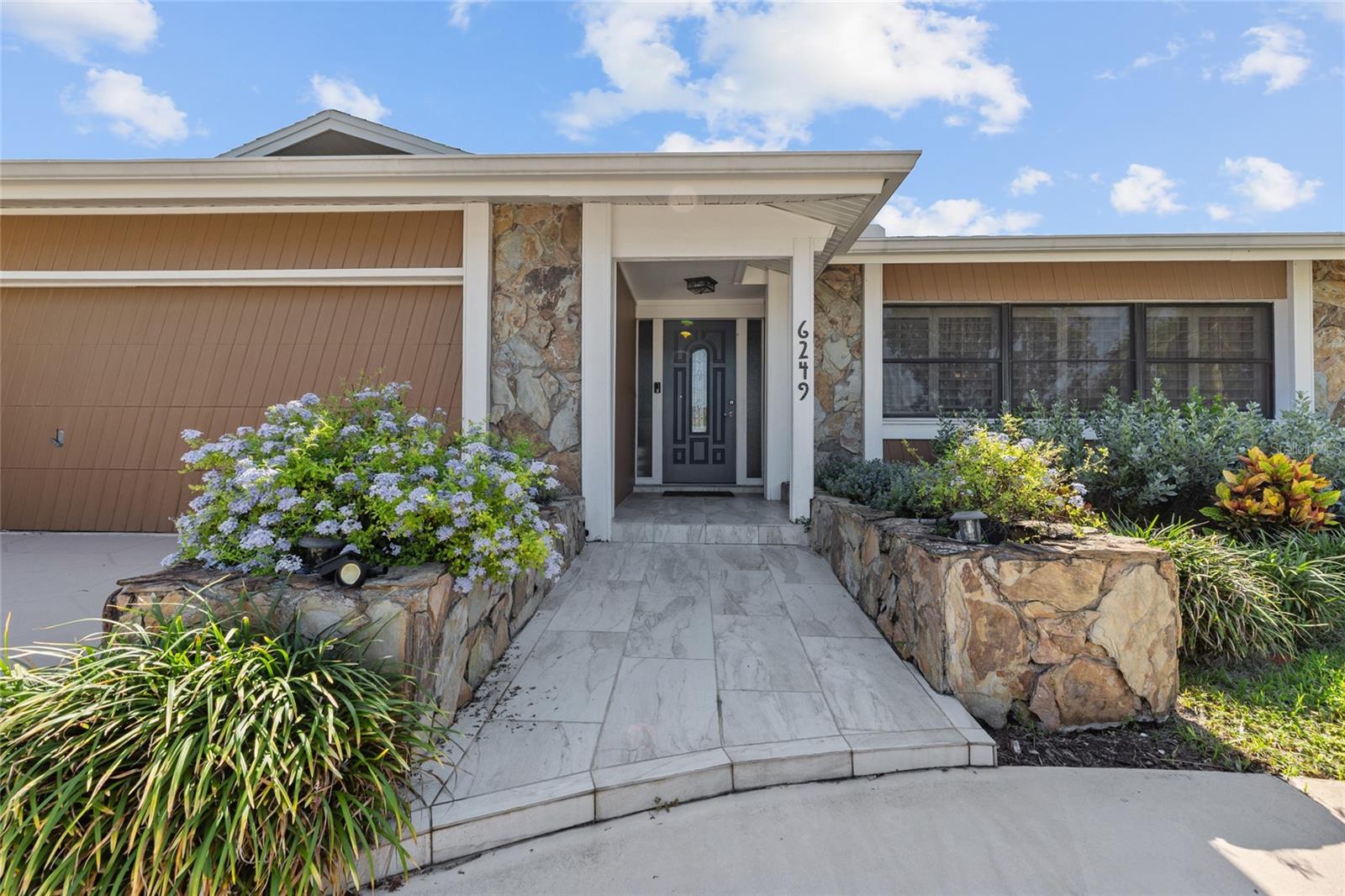 6249 Hillside, Seminole, FL 33772