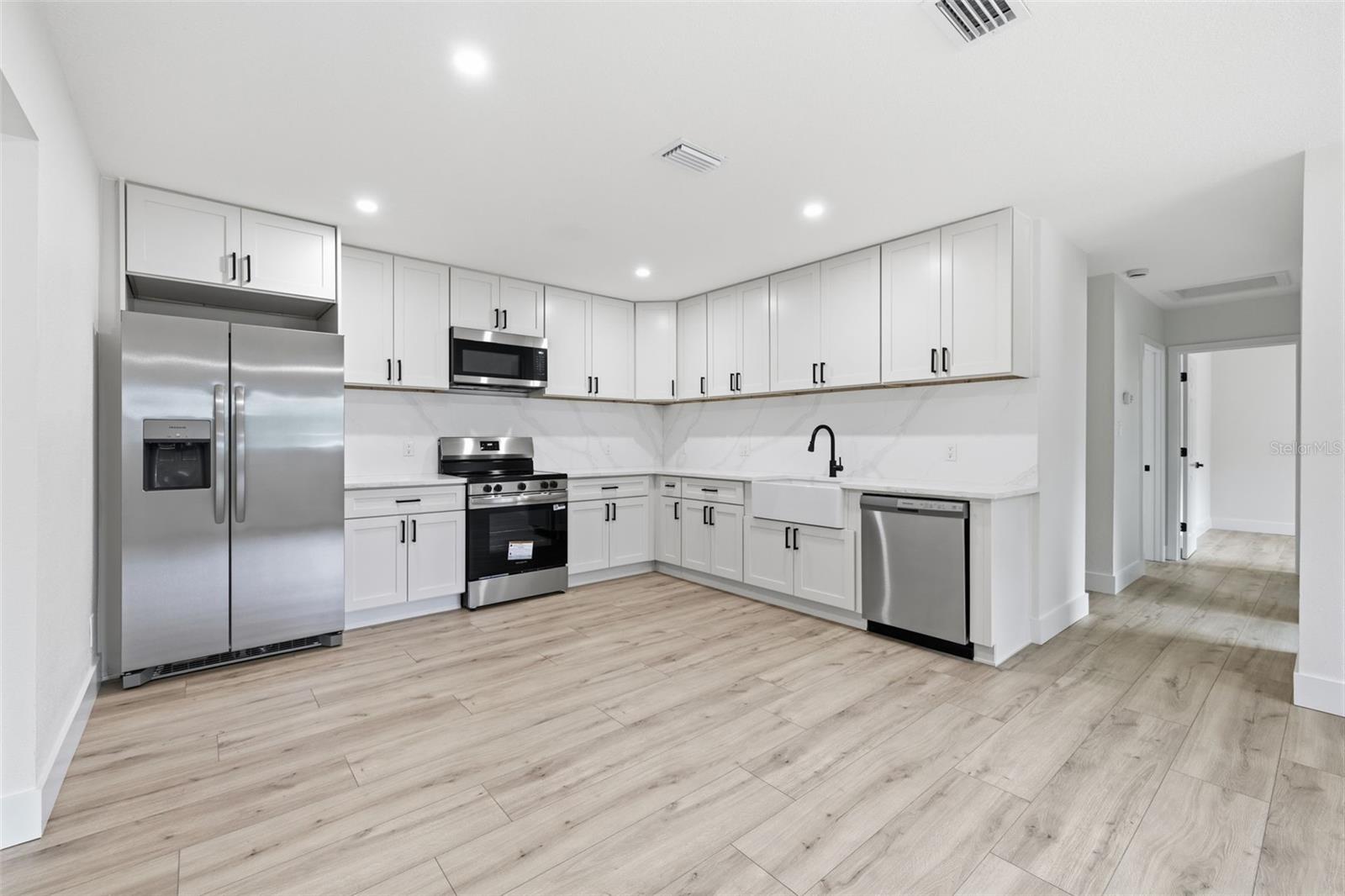 4409 Wyoming, Tampa, FL 33616
