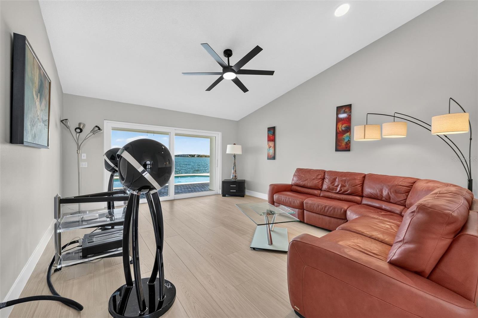 2936 68th, St Petersburg, FL 33712