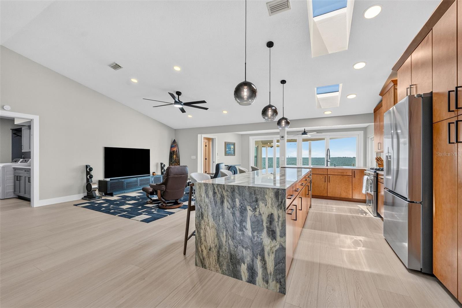 2936 68th, St Petersburg, FL 33712