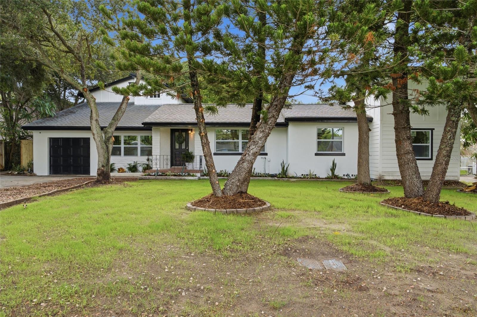 809 Woodcrest, Clearwater, FL 33756
