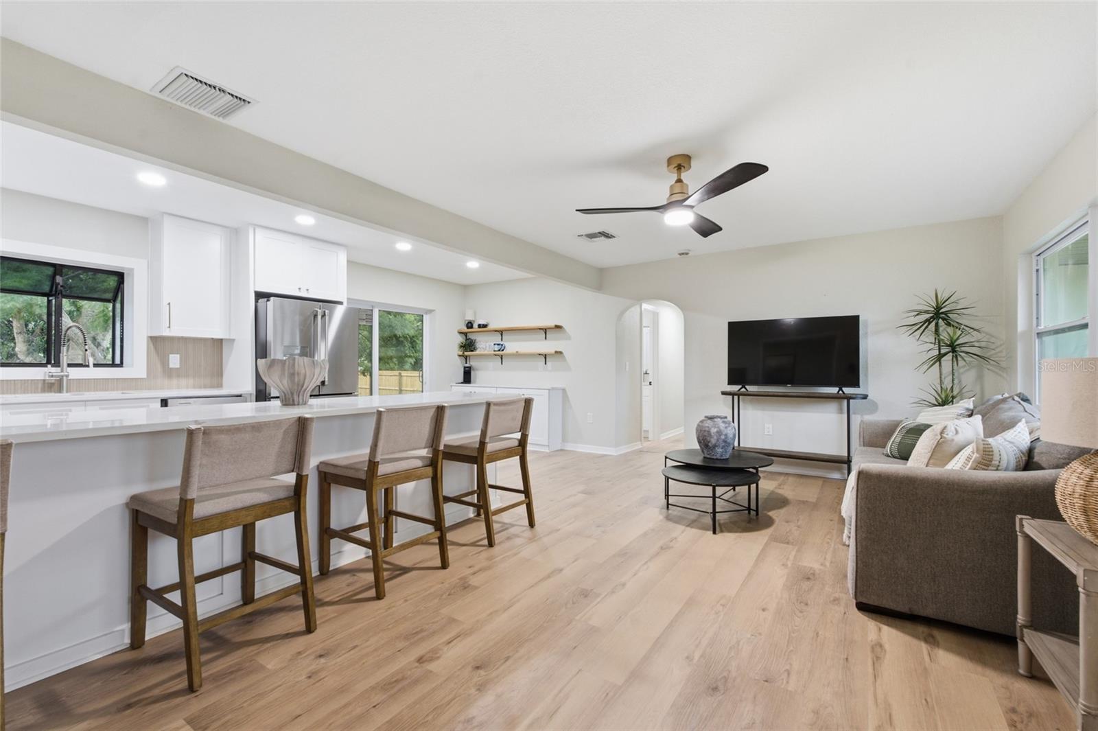 809 Woodcrest, Clearwater, FL 33756