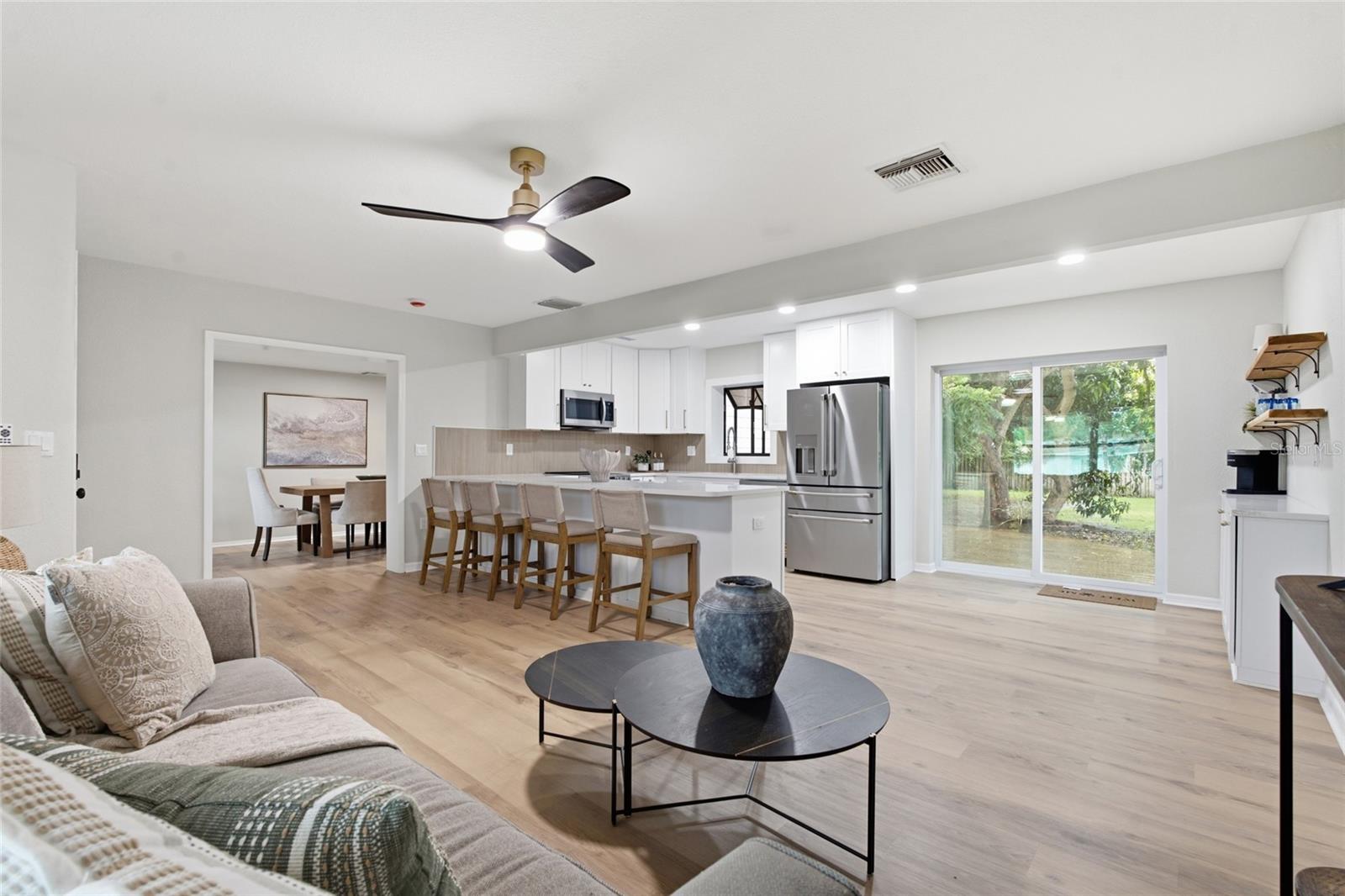 809 Woodcrest, Clearwater, FL 33756