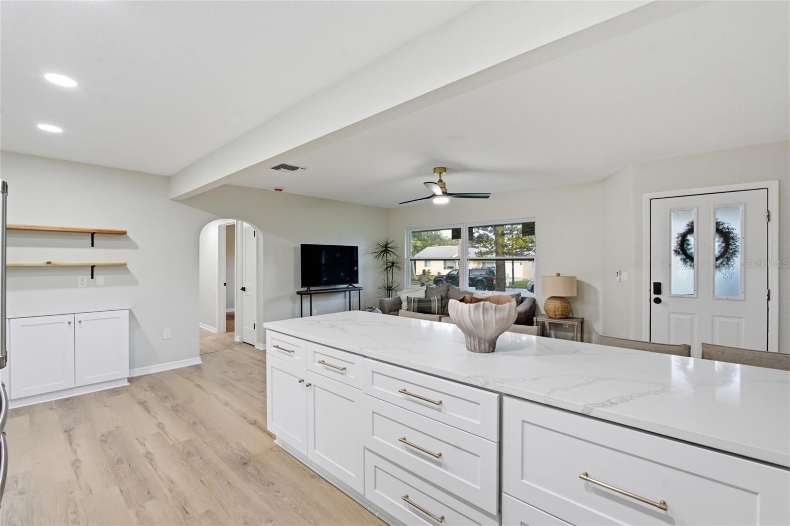 809 Woodcrest, Clearwater, FL 33756