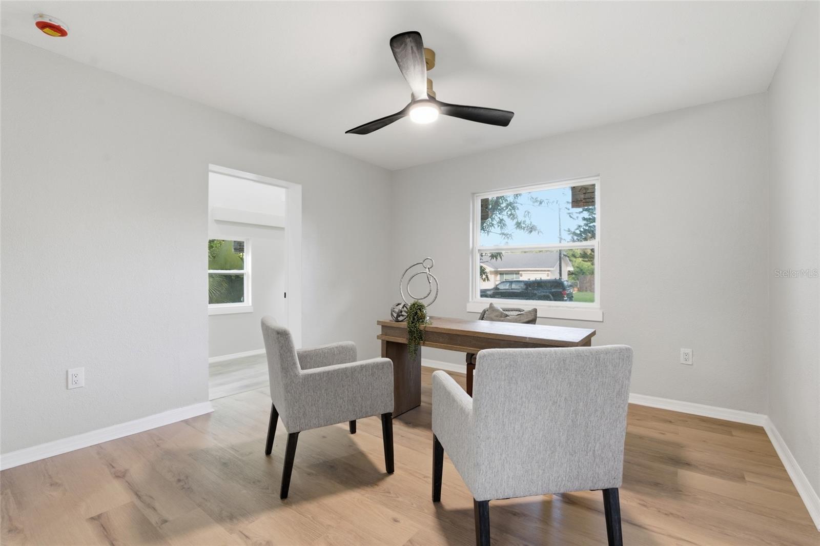 809 Woodcrest, Clearwater, FL 33756