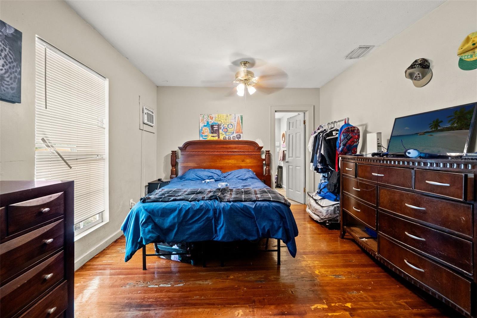 4834 Taylor, St Petersburg, FL 33714