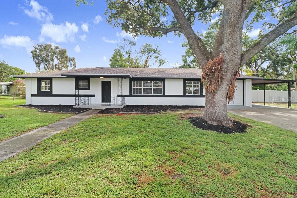 12113 Midlake, Tampa, FL 33612