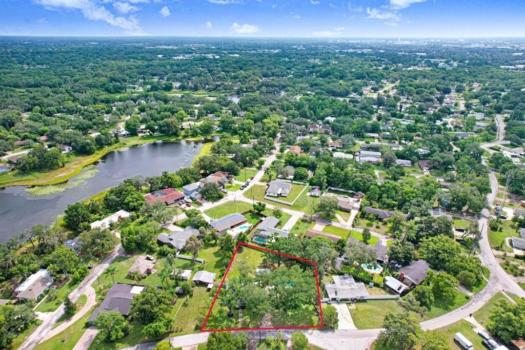 12113 Midlake, Tampa, FL 33612