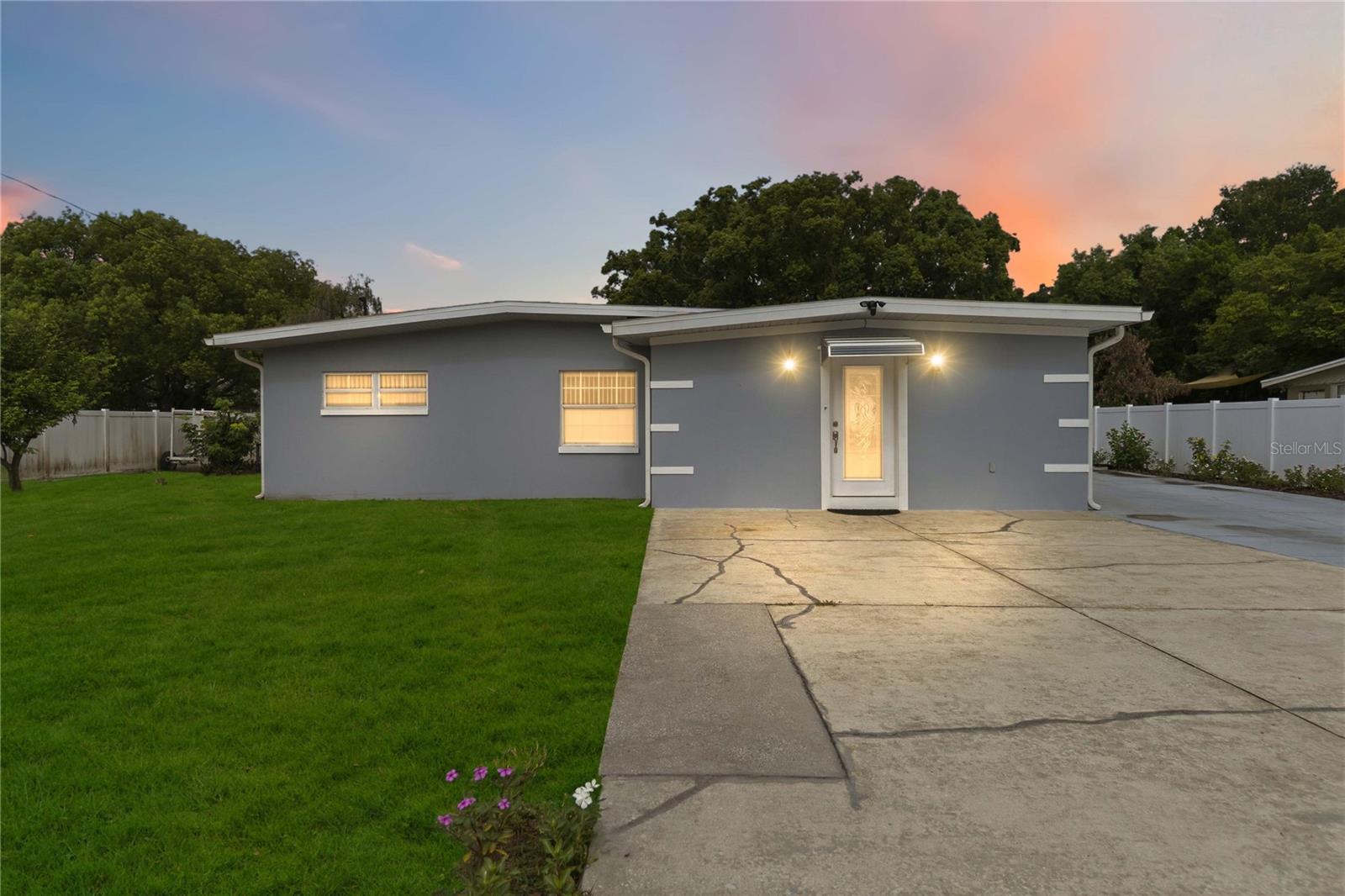 8304 Dot, Orlando, FL 32809