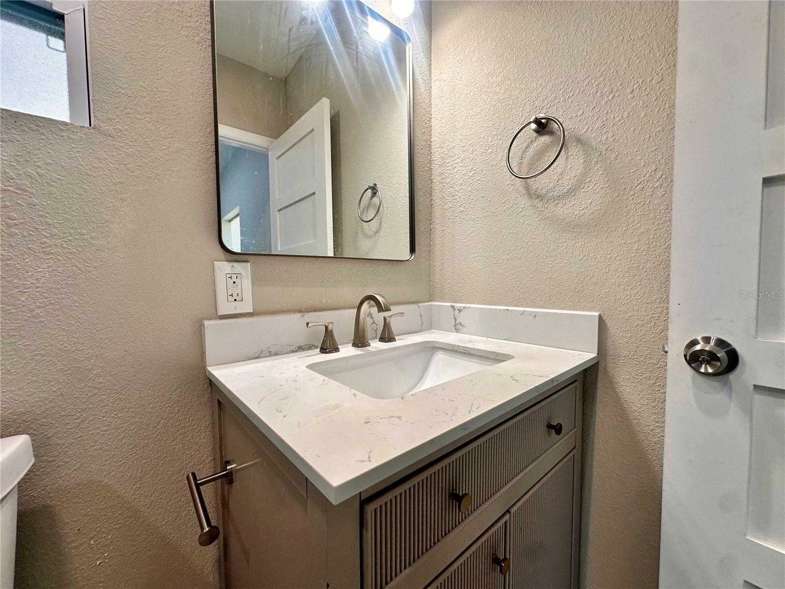 8906 Albany, Tampa, FL 33604