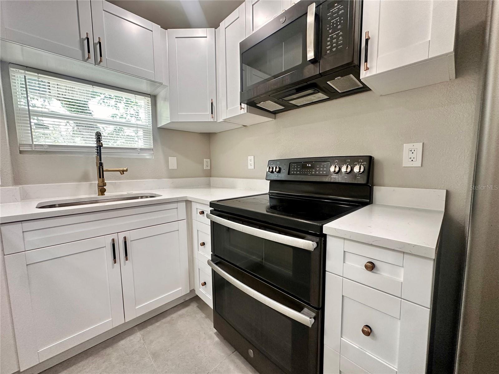 8906 Albany, Tampa, FL 33604