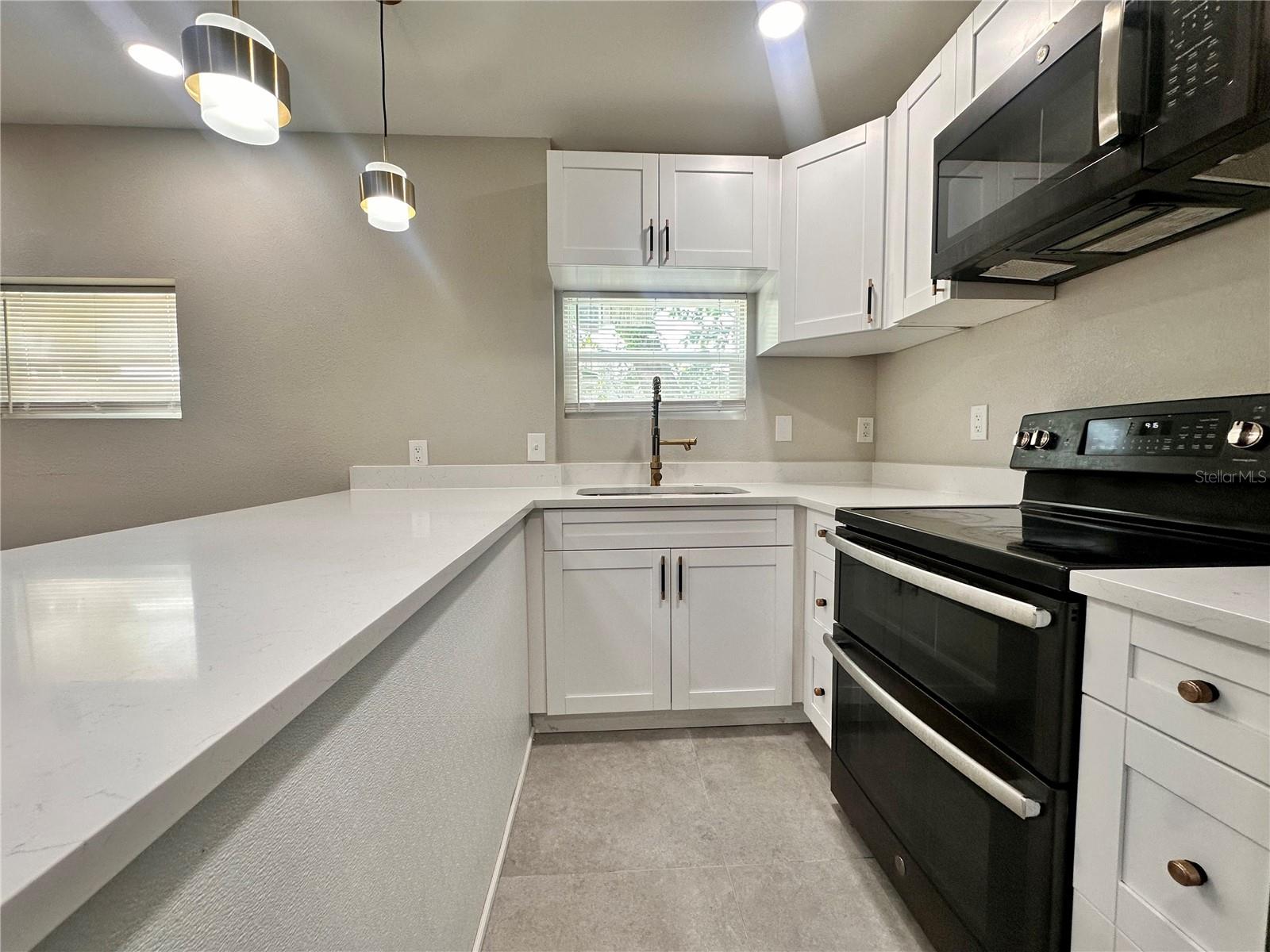 8906 Albany, Tampa, FL 33604