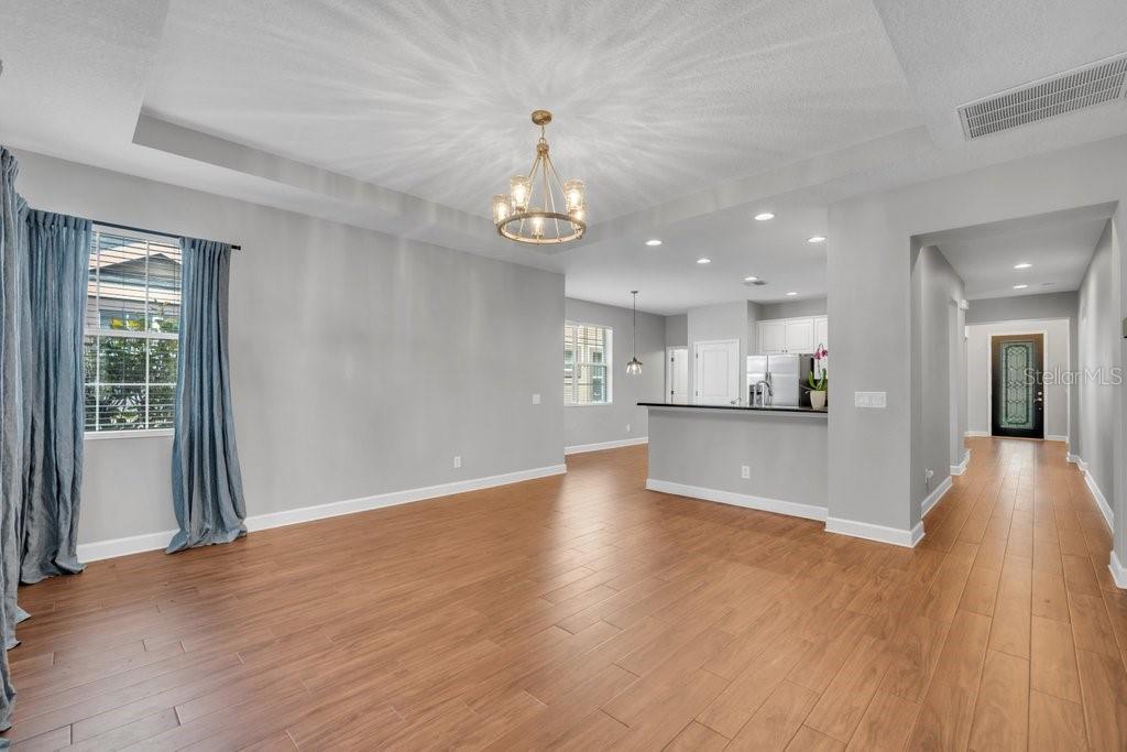 16013 Loneoak View, Lithia, FL 33547