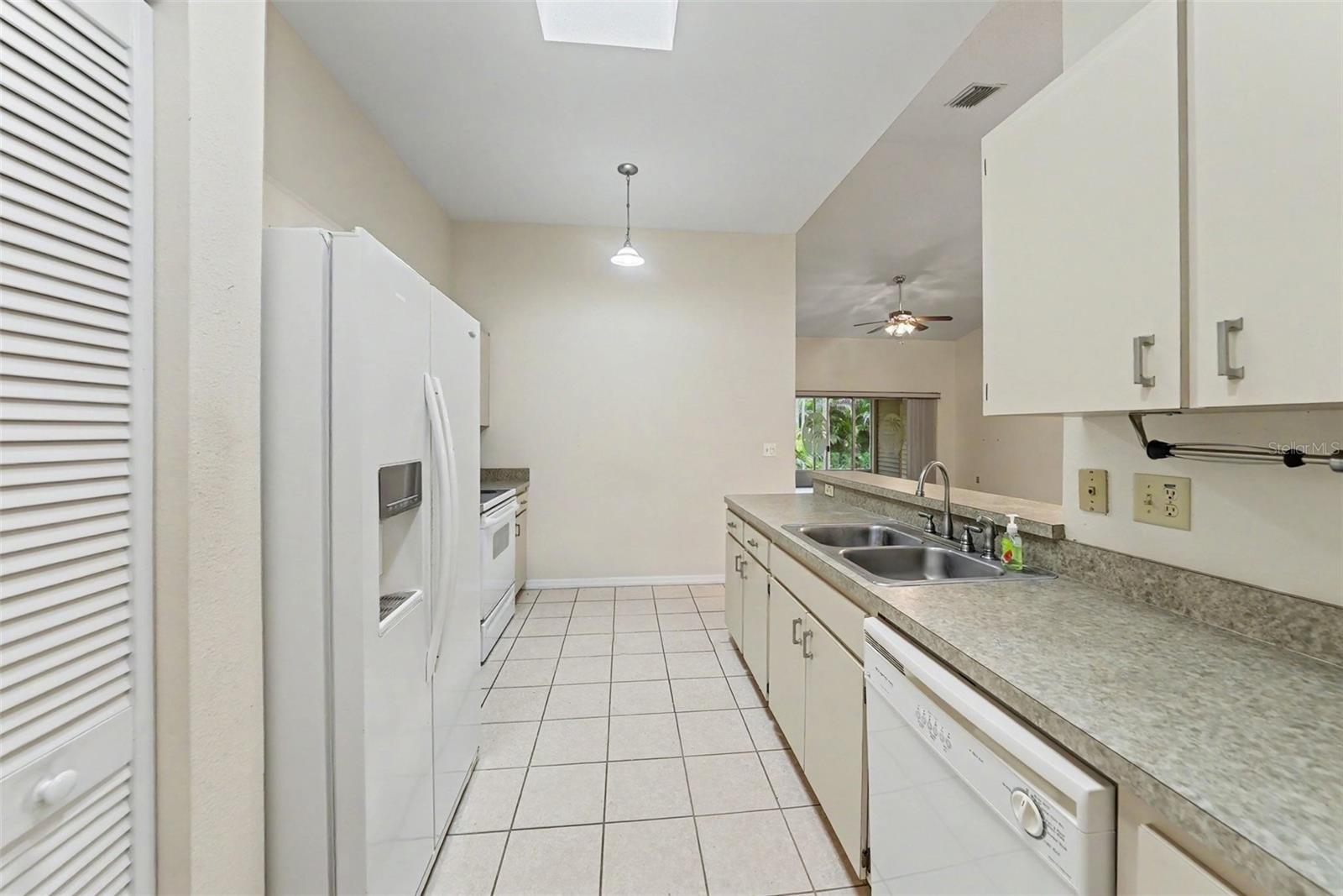 2437 Nantucket Harbor Unit 2437, Sun City Center, FL 33573