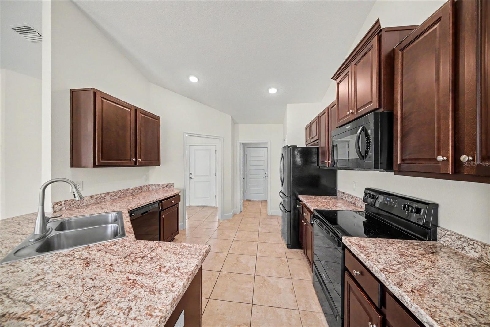 16253 Vine Cliff, Hudson, FL 34667