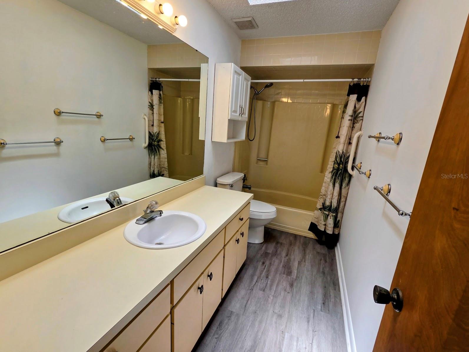 4841 Sunday, Sarasota, FL 34235