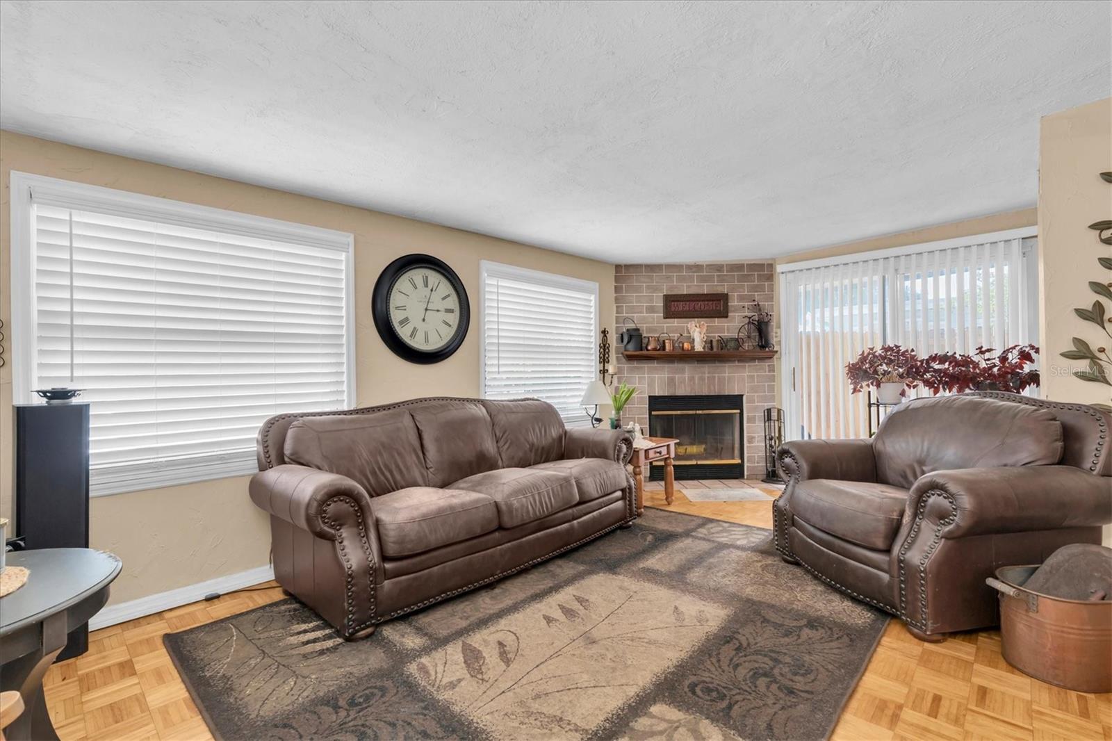 3227 48th, St Petersburg, FL 33714