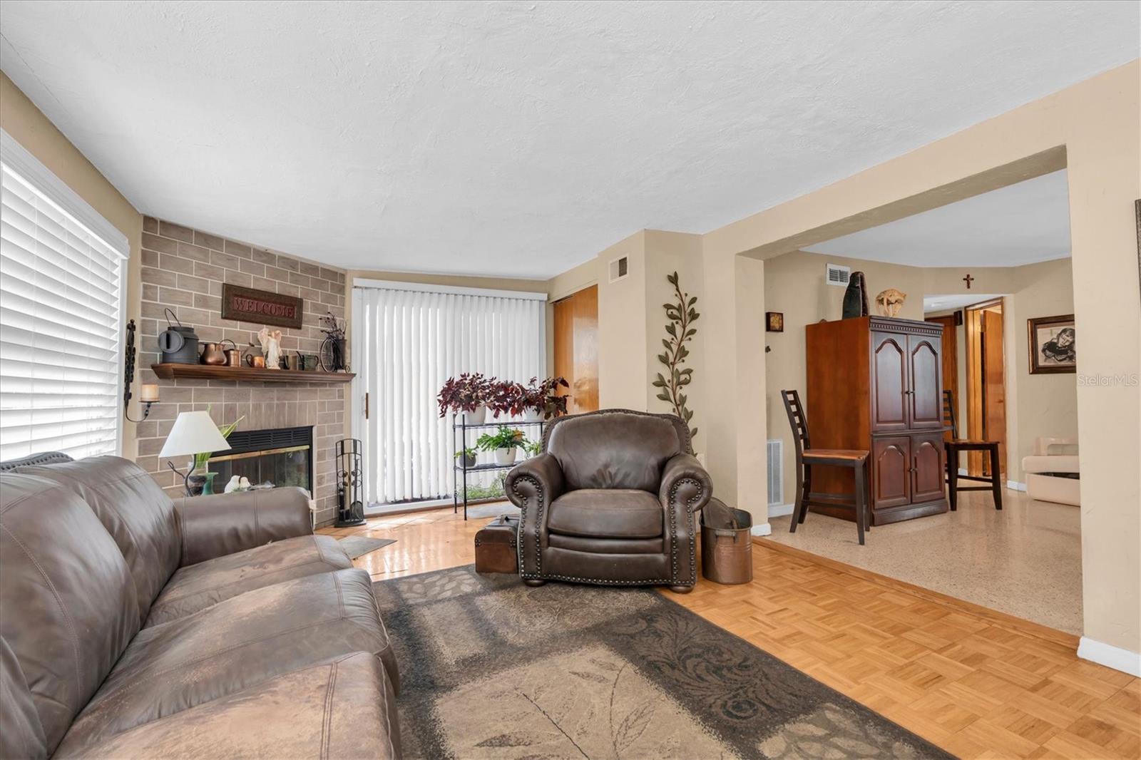 3227 48th, St Petersburg, FL 33714