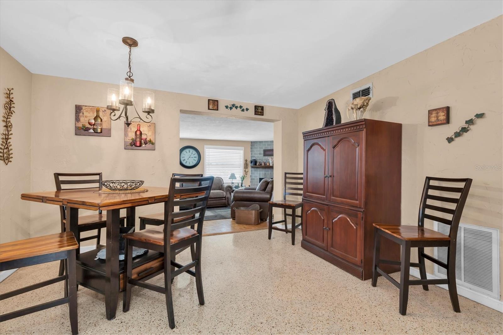 3227 48th, St Petersburg, FL 33714
