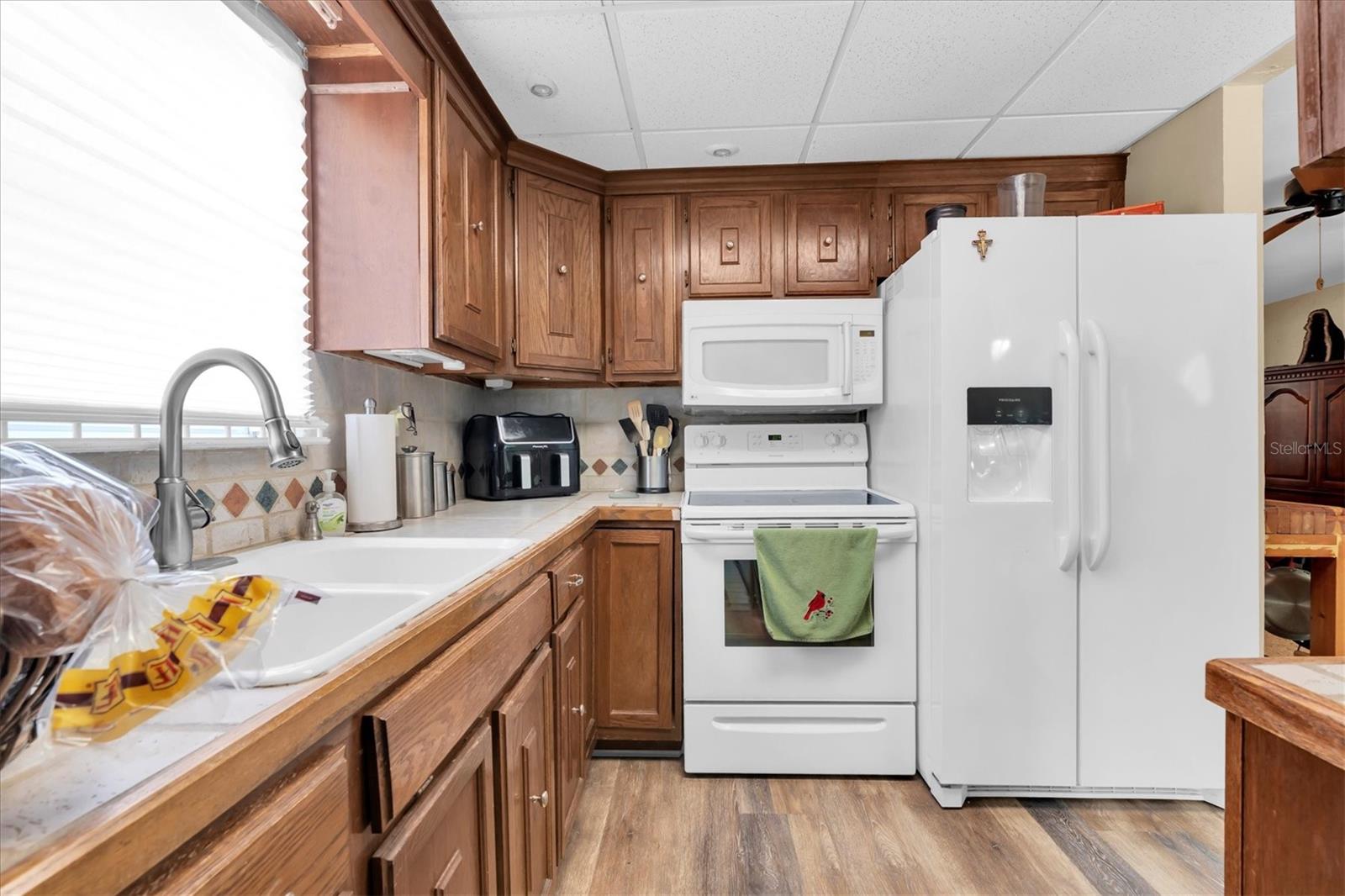 3227 48th, St Petersburg, FL 33714