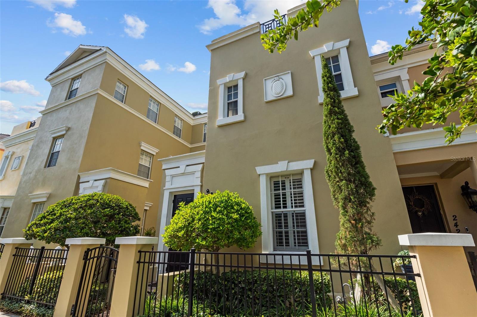 2419 Victoria Gardens, Tampa, FL 33609